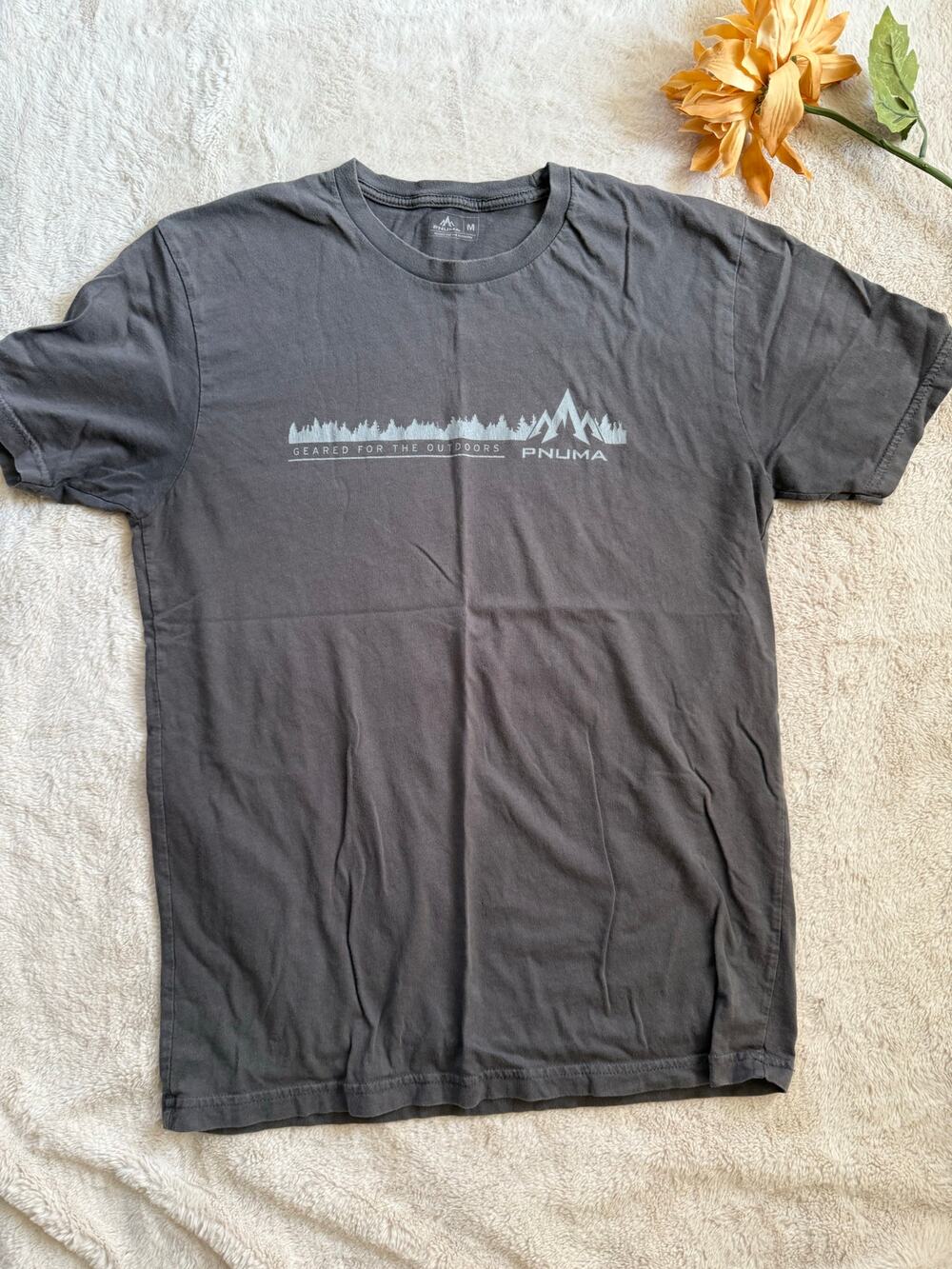 Pnuma Gray T-shirt Size Medium